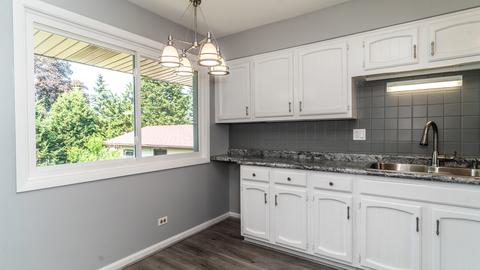 660 Ambleside Rd, Des Plaines, IL 60016 photo 9