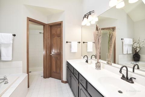 3560 Persimmon Dr, Algonquin, IL 60102 photo 13