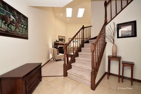 1650 Pebble Beach Dr, Hoffman Estates, IL 60169 photo 14