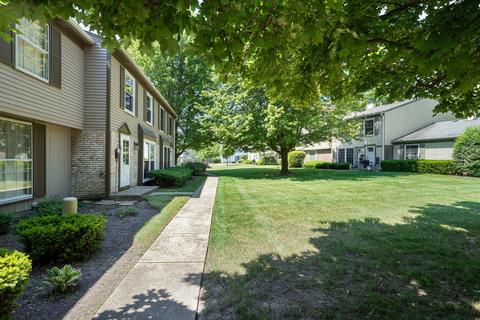 1676 Valley Forge Ct #C, Wheaton, IL 60189 photo 2