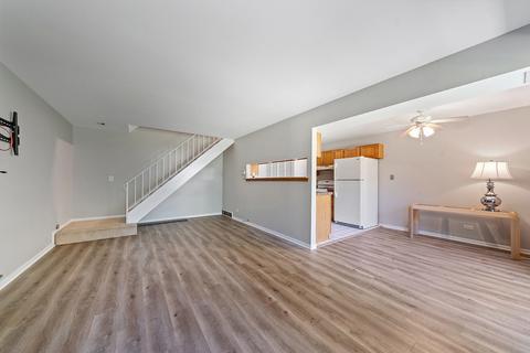 1676 Valley Forge Ct #C, Wheaton, IL 60189 photo 4