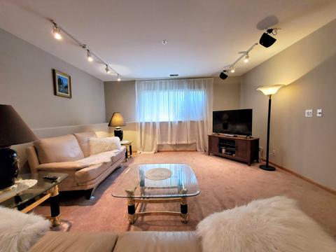 1635 Geneva Dr, Wheeling, IL 60090 photo 22