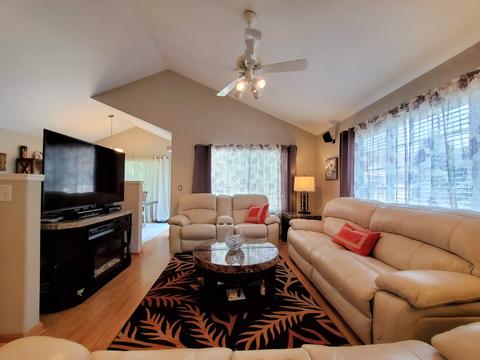 1635 Geneva Dr, Wheeling, IL 60090 photo 2