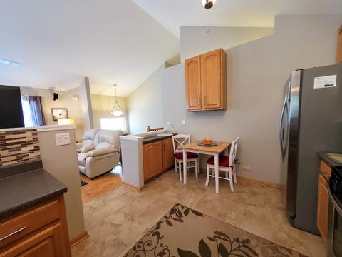 1635 Geneva Dr, Wheeling, IL 60090 photo 10