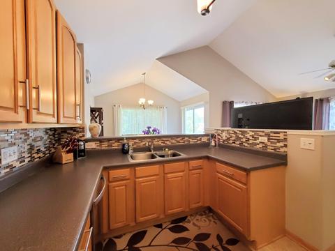 1635 Geneva Dr, Wheeling, IL 60090 photo 8