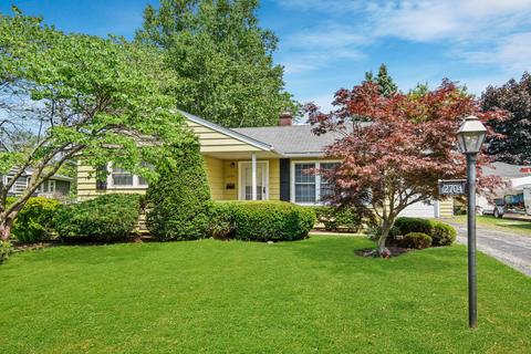 2704 Saint James St, Rolling Meadows, IL 60008 photo 1