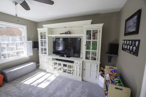 271 Cornell Ave, Des Plaines, IL 60016 photo 8