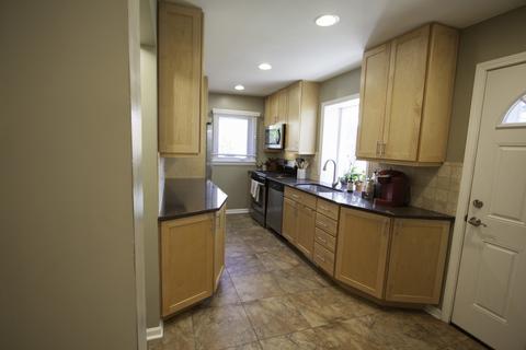 271 Cornell Ave, Des Plaines, IL 60016 photo 9