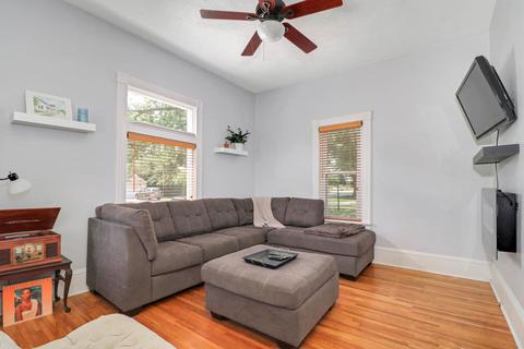 818 E Walnut St, Bloomington, IL 61701 photo 2