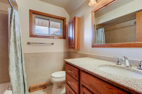 1406 E Lowden Ln, Mount Prospect, IL 60056 photo 10