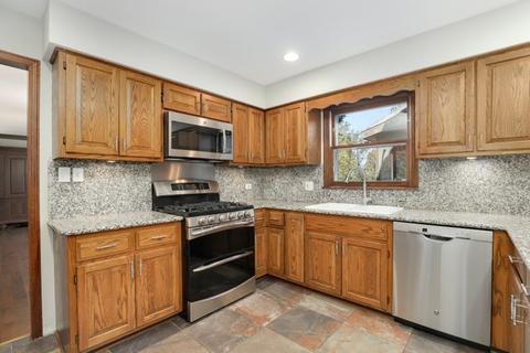 2112 N Summit St, Wheaton, IL 60187 photo 11
