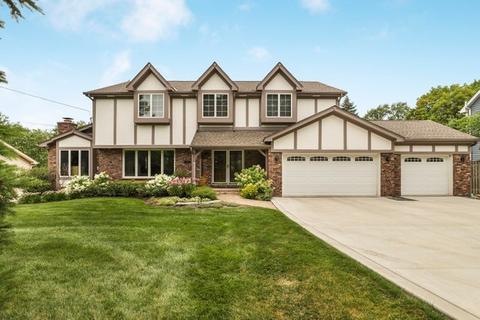 2112 N Summit St, Wheaton, IL 60187 photo 1