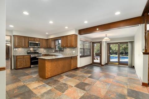 2112 N Summit St, Wheaton, IL 60187 photo 8