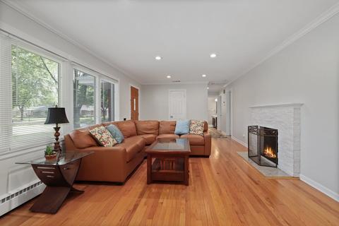 16 N Elm St, Mount Prospect, IL 60056 photo 6