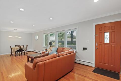 16 N Elm St, Mount Prospect, IL 60056 photo 3