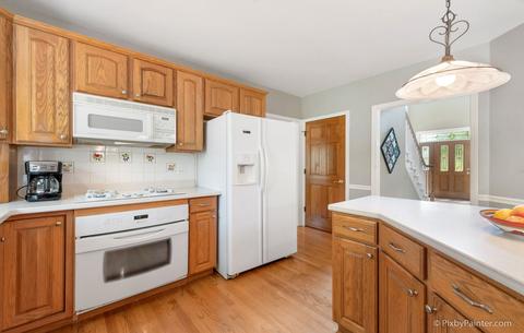 3540 Lakeview Dr, Algonquin, IL 60102 photo 14