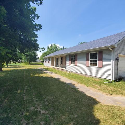 400 Paris St, Dewitt, IL 61735 photo 2