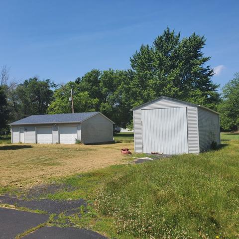 400 Paris St, Dewitt, IL 61735 photo 5