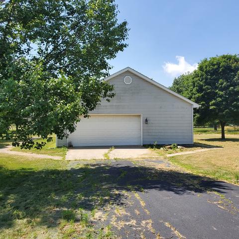 400 Paris St, Dewitt, IL 61735 photo 4