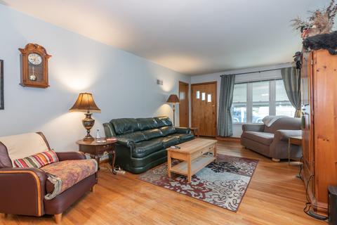 529 Ryerson Ave, Elgin, IL 60123 photo 2