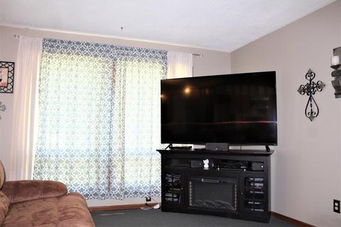 602 Valley Dr, Morrison, IL 61270 photo 2