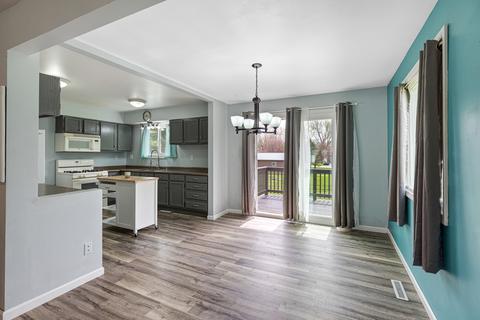 8007 Walker St, Harvard, IL 60033 photo 9