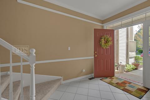 111 Commons Ct, Wheeling, IL 60090 photo 4