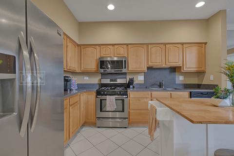 111 Commons Ct, Wheeling, IL 60090 photo 12