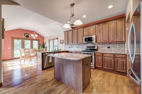 26205 W Milestone Dr, Plainfield, IL 60585 photo 2