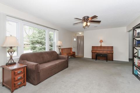 655 Illinois Blvd, Hoffman Estates, IL 60169 photo 6