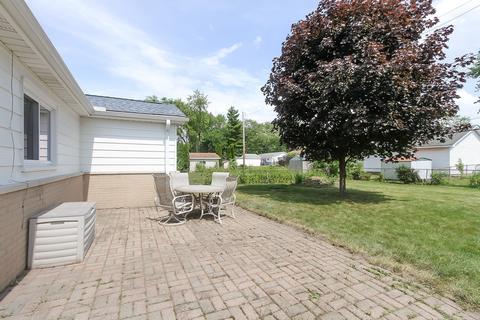 655 Illinois Blvd, Hoffman Estates, IL 60169 photo 23