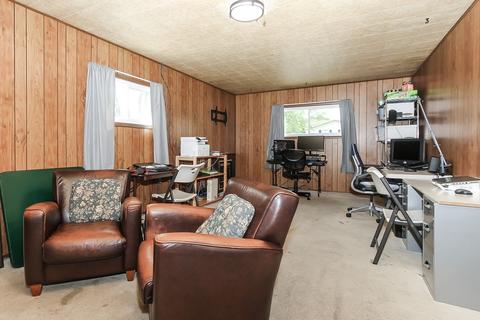 655 Illinois Blvd, Hoffman Estates, IL 60169 photo 12