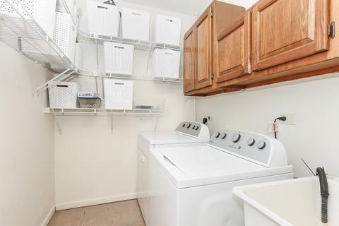 655 Illinois Blvd, Hoffman Estates, IL 60169 photo 14