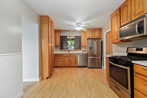 505 Milton Ln, Hoffman Estates, IL 60169 photo 9