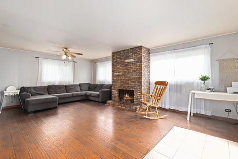 505 Milton Ln, Hoffman Estates, IL 60169 photo 16