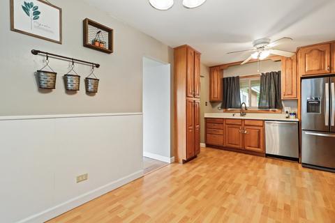 505 Milton Ln, Hoffman Estates, IL 60169 photo 11