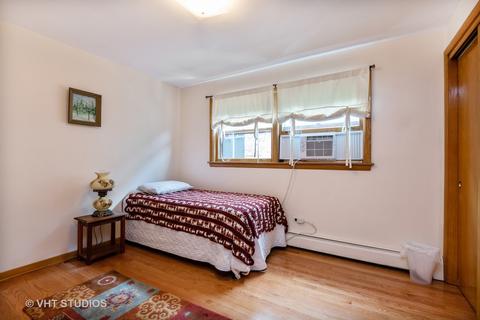 7626 S Clyde Ave, Chicago, IL 60649 photo 8