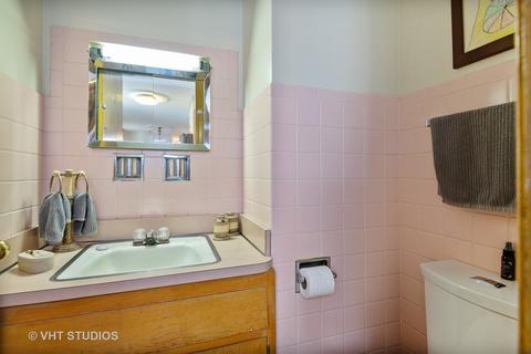 7626 S Clyde Ave, Chicago, IL 60649 photo 11