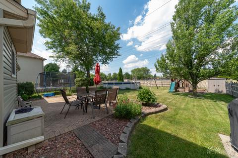 160 Dickens Trl, Elgin, IL 60120 photo 18