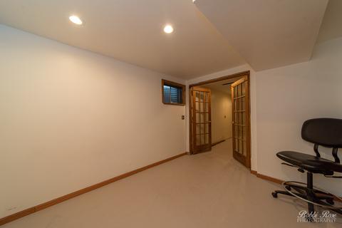 160 Dickens Trl, Elgin, IL 60120 photo 16