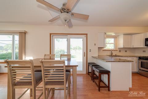 160 Dickens Trl, Elgin, IL 60120 photo 5