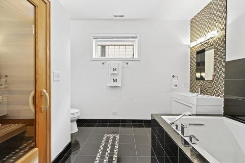 539 N Artesian Ave, Chicago, IL 60612 photo 28