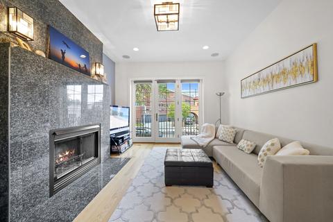 539 N Artesian Ave, Chicago, IL 60612 photo 9