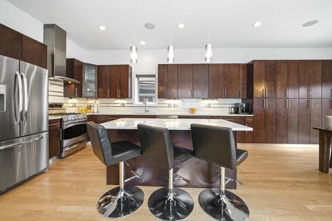 539 N Artesian Ave, Chicago, IL 60612 photo 3