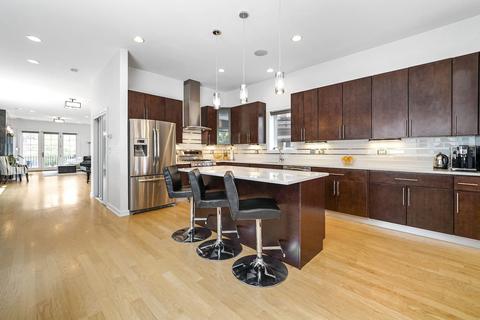 539 N Artesian Ave, Chicago, IL 60612 photo 2
