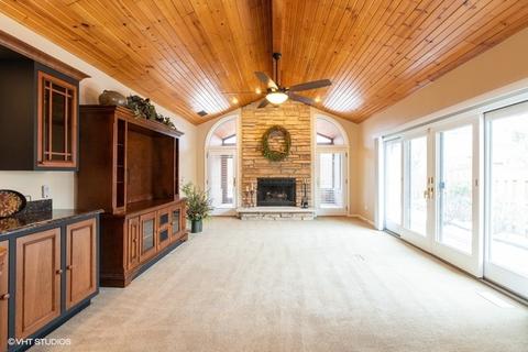 370 Cornell Ave, Des Plaines, IL 60016 photo 3