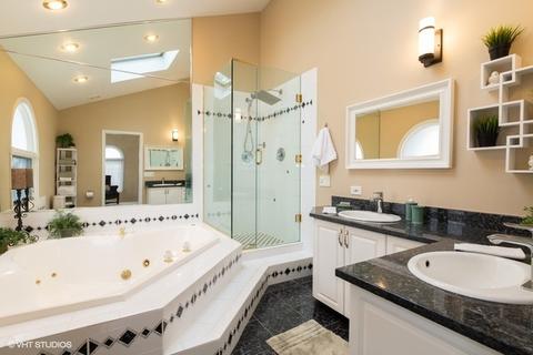 370 Cornell Ave, Des Plaines, IL 60016 photo 10