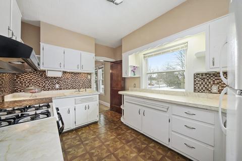 225 E Quincy St, Riverside, IL 60546 photo 9
