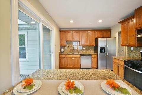 1475 Caldwell Ln, Hoffman Estates, IL 60169 photo 7