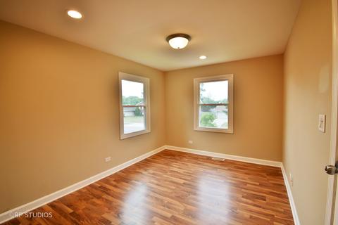 1475 Caldwell Ln, Hoffman Estates, IL 60169 photo 13